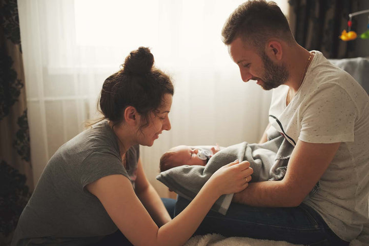 Should I Wake My Newborn To Feed? - Tabeeze